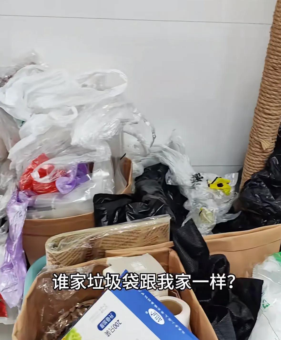 被网友的“收纳智慧”折服了！不花啥钱，厨房就能井井有条！__被网友的“收纳智慧”折服了！不花啥钱，厨房就能井井有条！