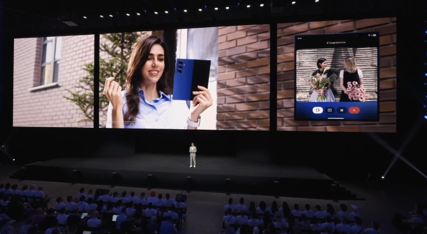 三星折叠屏手机模型__科技美学三星折叠屏