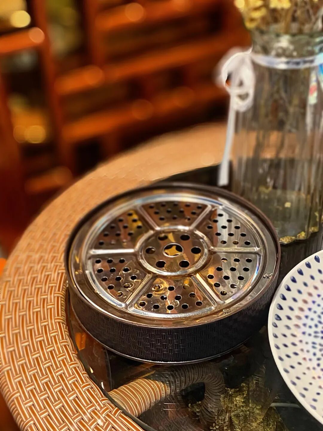 吃完月饼的盒子只能扔掉？看完网友的脑洞后，发现自己亏大了_吃完月饼的盒子只能扔掉？看完网友的脑洞后，发现自己亏大了_