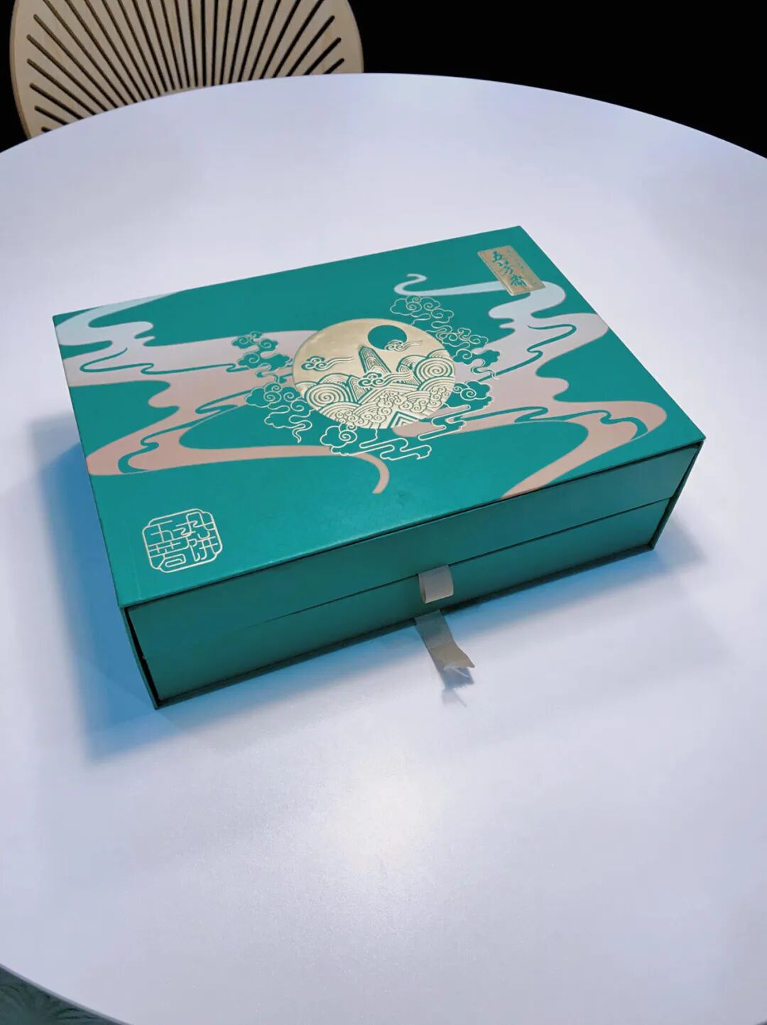 吃完月饼的盒子只能扔掉？看完网友的脑洞后，发现自己亏大了_吃完月饼的盒子只能扔掉？看完网友的脑洞后，发现自己亏大了_