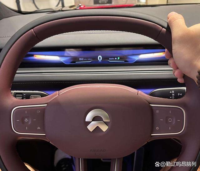 蔚来ES8热潮：纯电SUV智商税？还是真香之选？-有驾