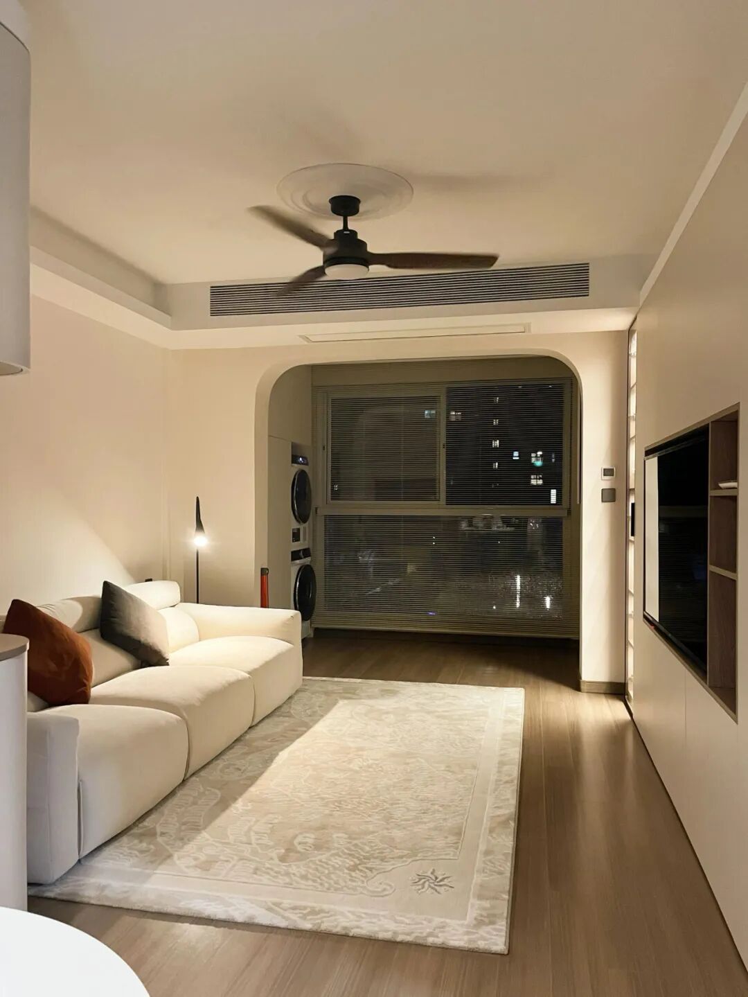 换下的汽车电瓶妙用__手机两年一换浪费吗