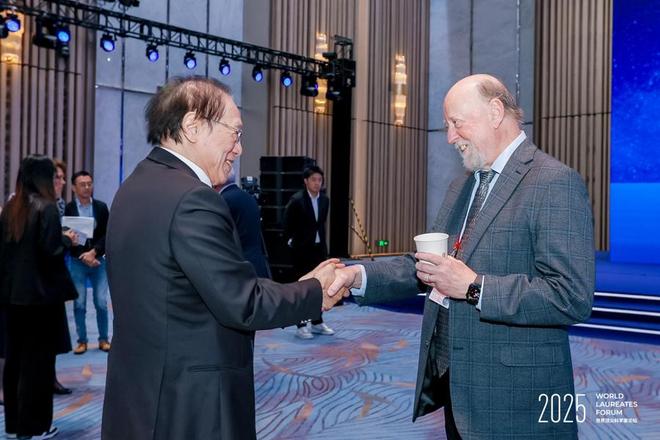 科学天团连续8年共赴“上海之约”，顶科论坛诠释创新“共享代码”_科学天团连续8年共赴“上海之约”，顶科论坛诠释创新“共享代码”_