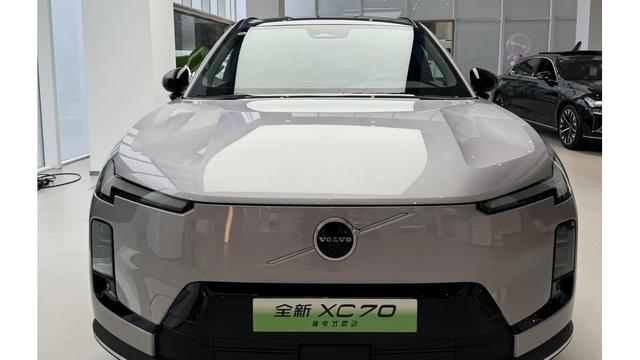 选沃尔沃XC70，全家出行，智能配置对比腾势N8L-有驾