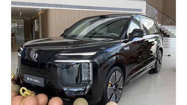 选沃尔沃XC70，全家出行，智能配置对比腾势N8L-有驾