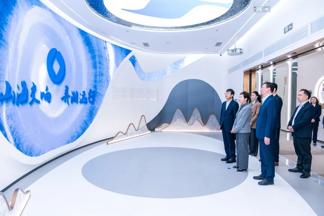 左右滑动查看全部图片