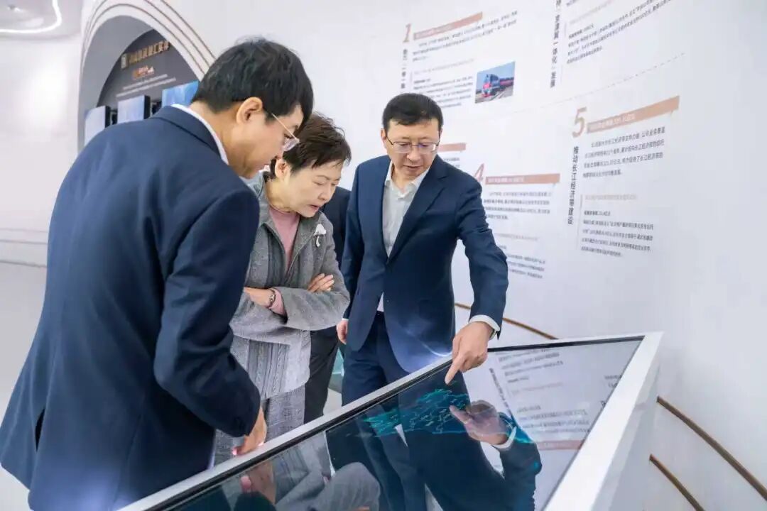 左右滑动查看全部图片