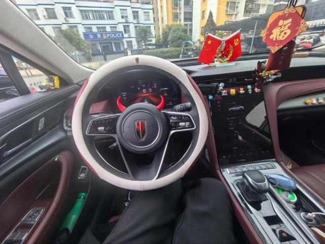 红旗国雅上个月只卖了4辆，令人惋惜了如此精彩的外观设计，红旗与华为深度合作打造超级豪华品牌的潜力却未能实现-有驾