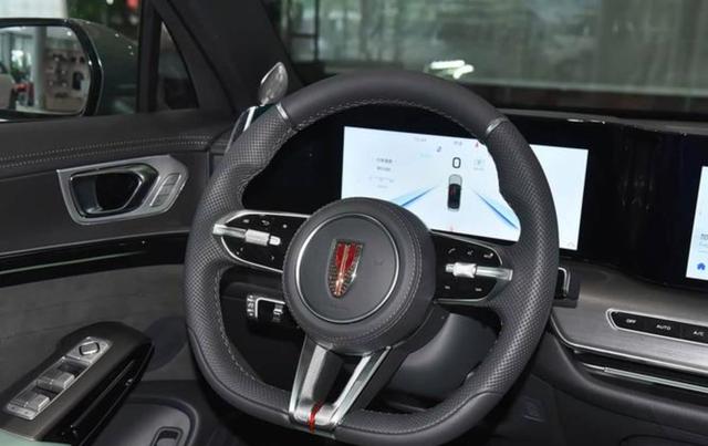 红旗国雅上个月只卖了4辆，令人惋惜了如此精彩的外观设计，红旗与华为深度合作打造超级豪华品牌的潜力却未能实现-有驾