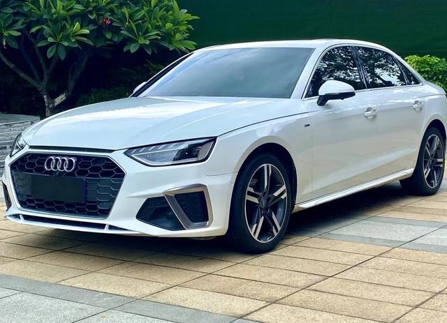 全系2.0T+优惠超9万，还卖不动，奥迪到底失算在哪儿？奥迪A4L的高功+低价，为啥还是留不住消费者？-有驾