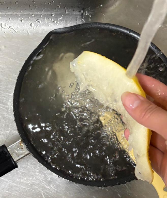 _“柚子”吃完只能把皮扔掉?看完网友的脑洞后,我又悄悄捡回来了_“柚子”吃完只能把皮扔掉?看完网友的脑洞后,我又悄悄捡回来了