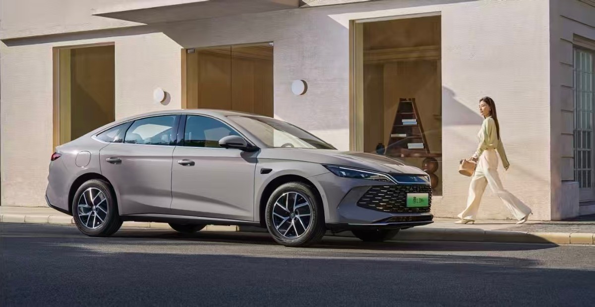 油耗更低，智能化升级 2026款秦L DM-i 限时9.28万元起__油耗更低，智能化升级 2026款秦L DM-i 限时9.28万元起