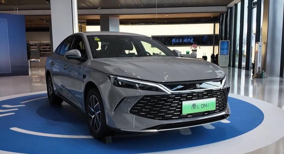 油耗更低，智能化升级 2026款秦L DM-i 限时9.28万元起_油耗更低，智能化升级 2026款秦L DM-i 限时9.28万元起_