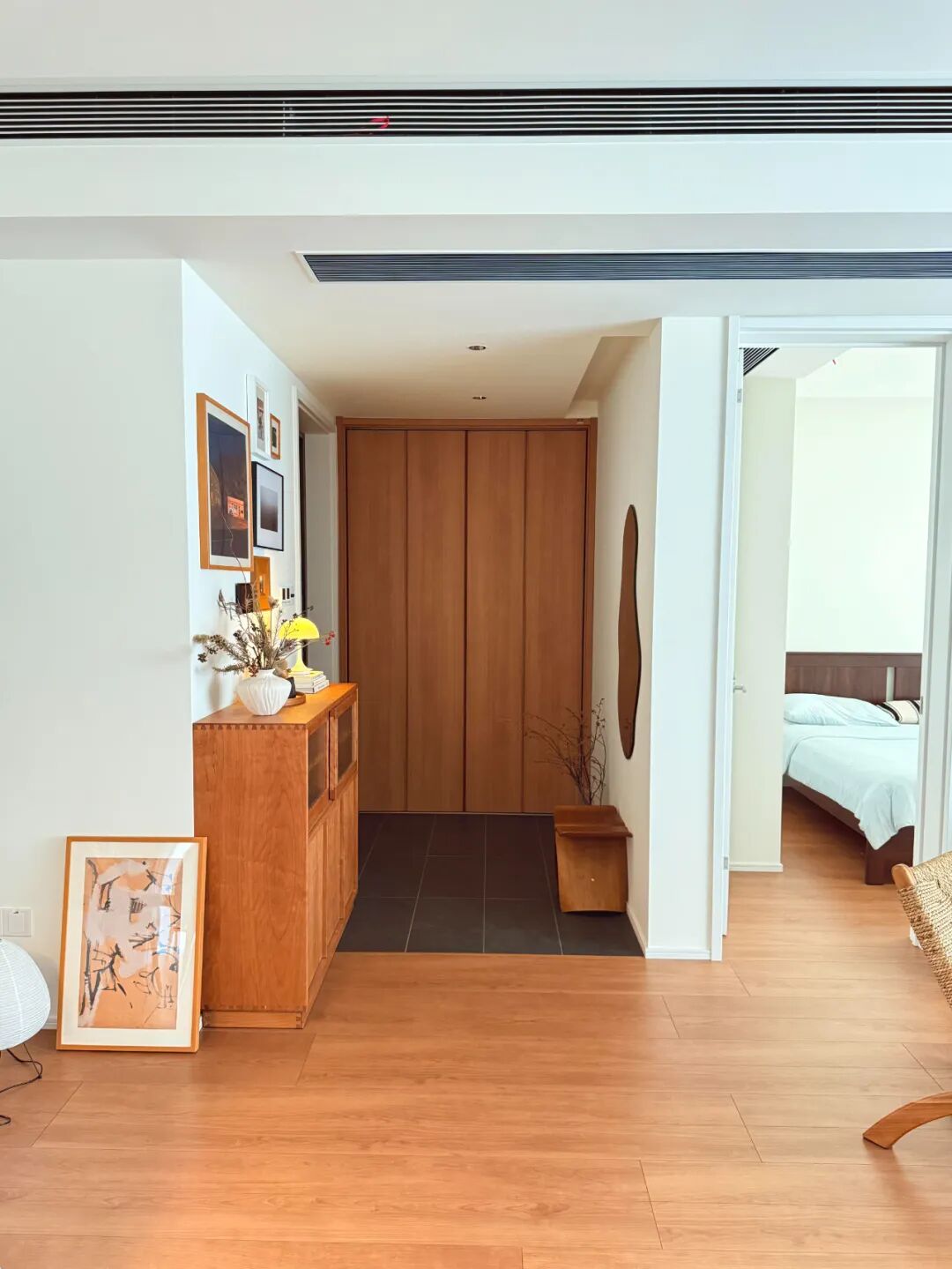 _鞋柜“正退出”中国家庭？看看年轻人家里的设计，那叫一个高级_鞋柜“正退出”中国家庭？看看年轻人家里的设计，那叫一个高级