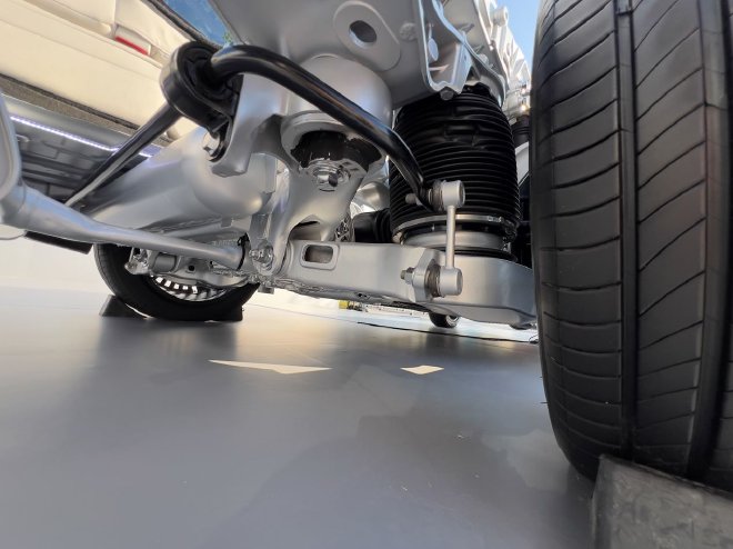 预售价35-37万起 小鹏X9超级增程开启预售