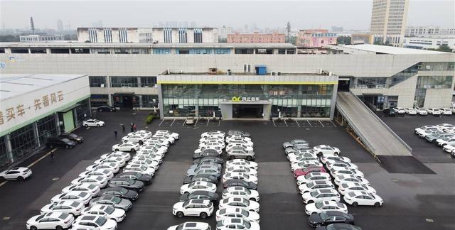 2小时卖125台车，襄阳夫妇改写卖车规则，4S店老板看完睡不着觉-有驾