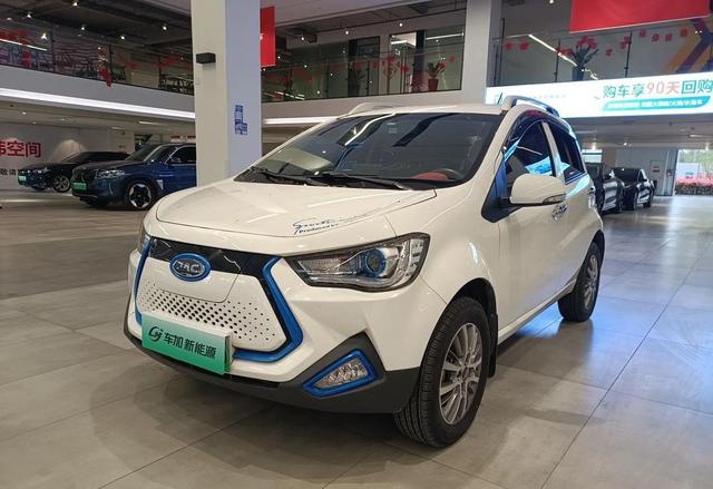 95万成交价、4个月15000台订单：江淮这台尊界S800凭什么让百万豪车市场格局生变？老司机实话告诉你门道在哪-有驾