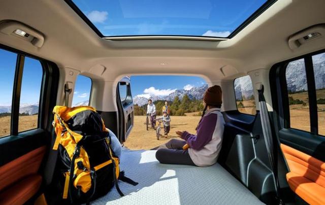 现在的家庭买车越来越理性，更多家庭关注性价比和智能安全配置，红旗天工05凭借丰富功能成为理性购车新宠，满足全家出行多样需求-有驾