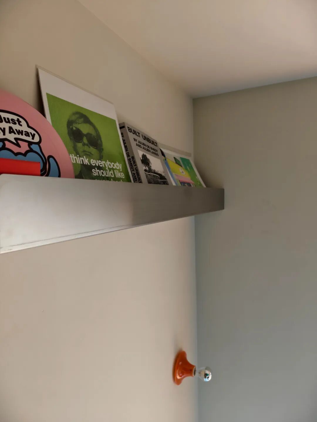 空调管子太丑怎么办？看了网友家的做法后，发现全是绝妙点子__空调管子太丑怎么办？看了网友家的做法后，发现全是绝妙点子