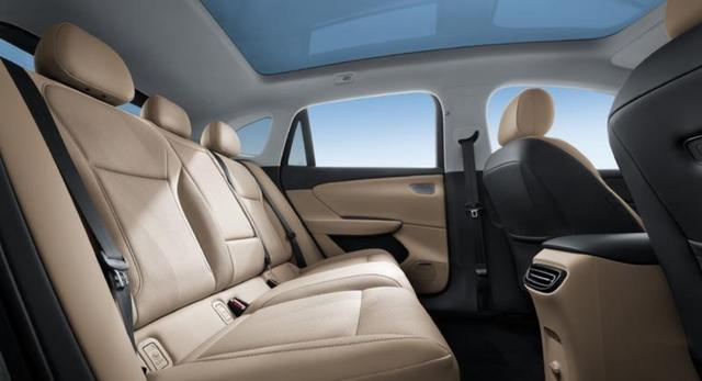 不得不承认现在的人买车越来越理性，预算在100万以上的车辆选择变得更加谨慎和讲究品质与性价比-有驾