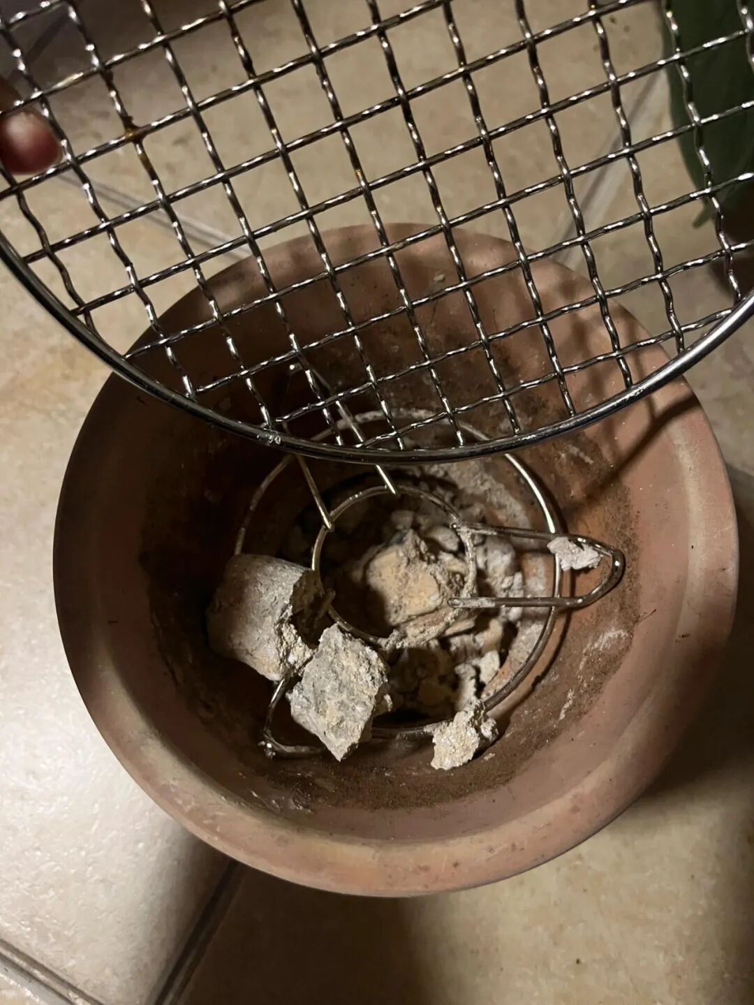 闲置花盆妙用__闲置物品做花盆