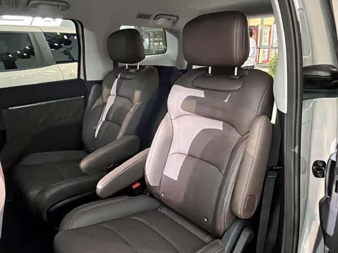 _星光价格怎么样_2016新款宝骏730售价