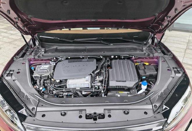 超级置换抢购价17.19万元起 风云A9L光辉(四驱)全球上市