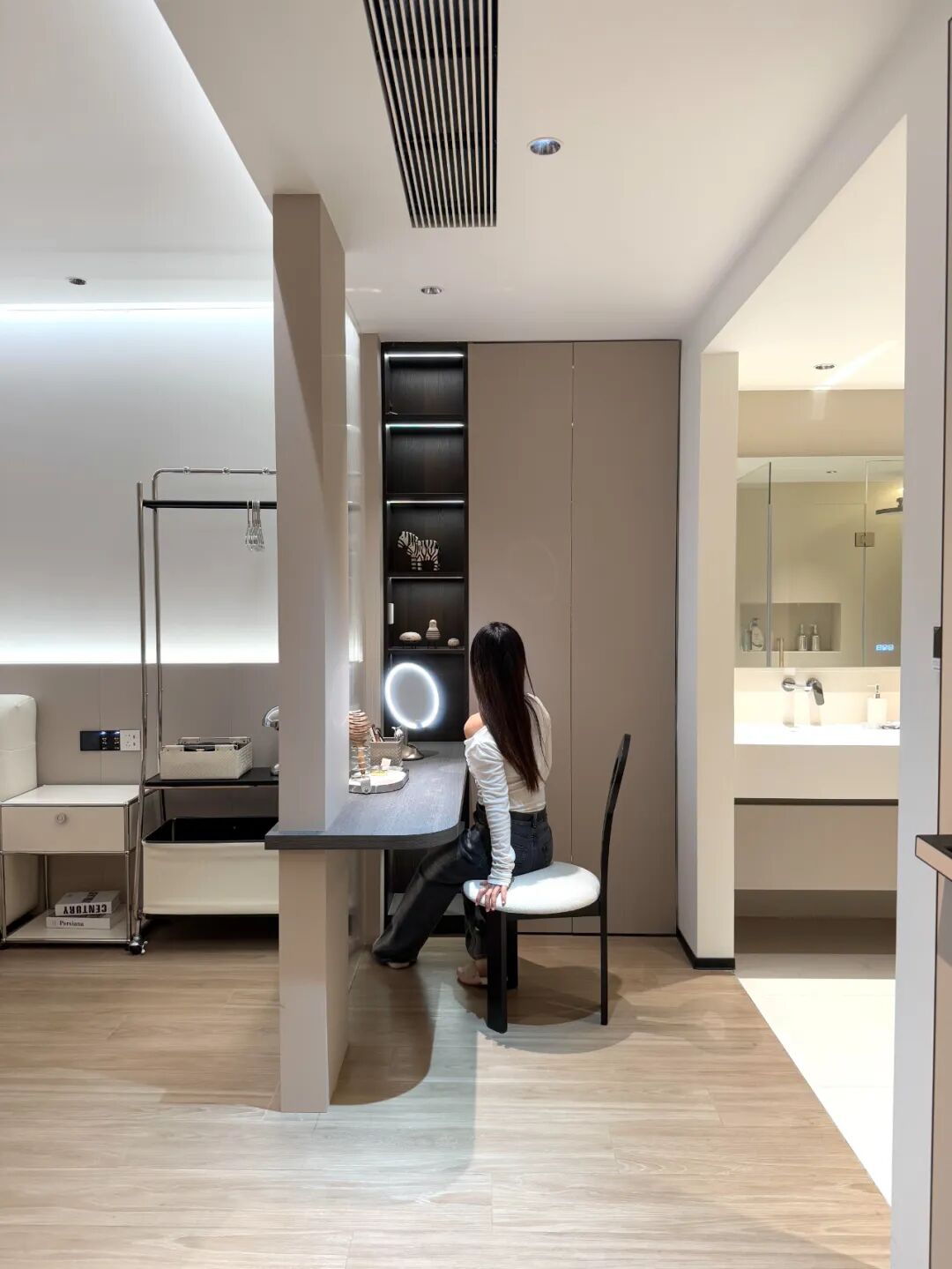 主卫衣帽间“正退出”中国家庭？看看年轻人的设计，那叫一个高级_主卫衣帽间“正退出”中国家庭？看看年轻人的设计，那叫一个高级_