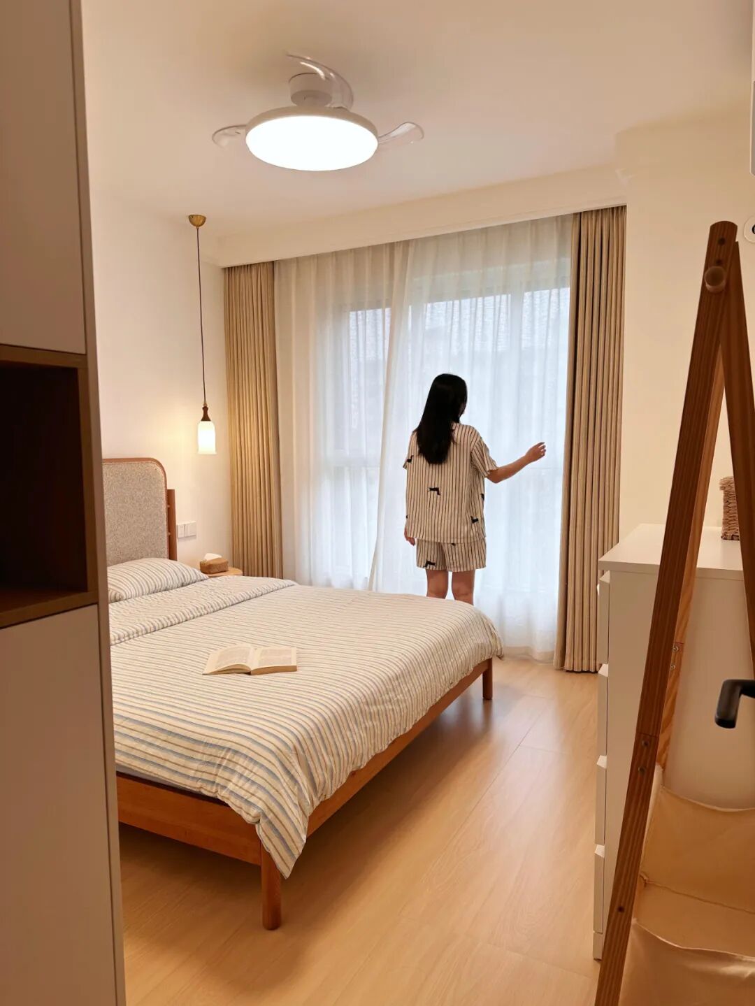 _卧室怎么住_卧室日常