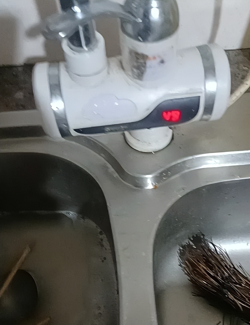 电热龙头能洗澡吗__快速电热热水龙头