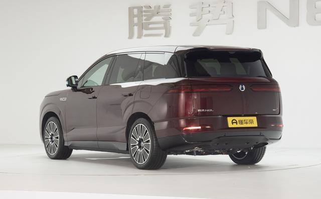 30万级大六座SUV对决！腾势N8L能否撼动理想和问界的市场-有驾