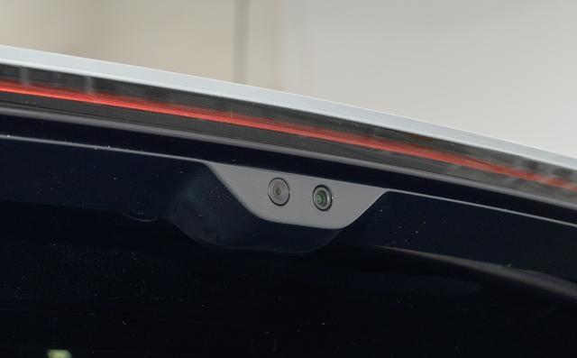 30万级大六座SUV对决！腾势N8L能否撼动理想和问界的市场-有驾