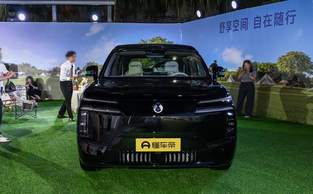 30万级大六座SUV对决！腾势N8L能否撼动理想和问界的市场-有驾