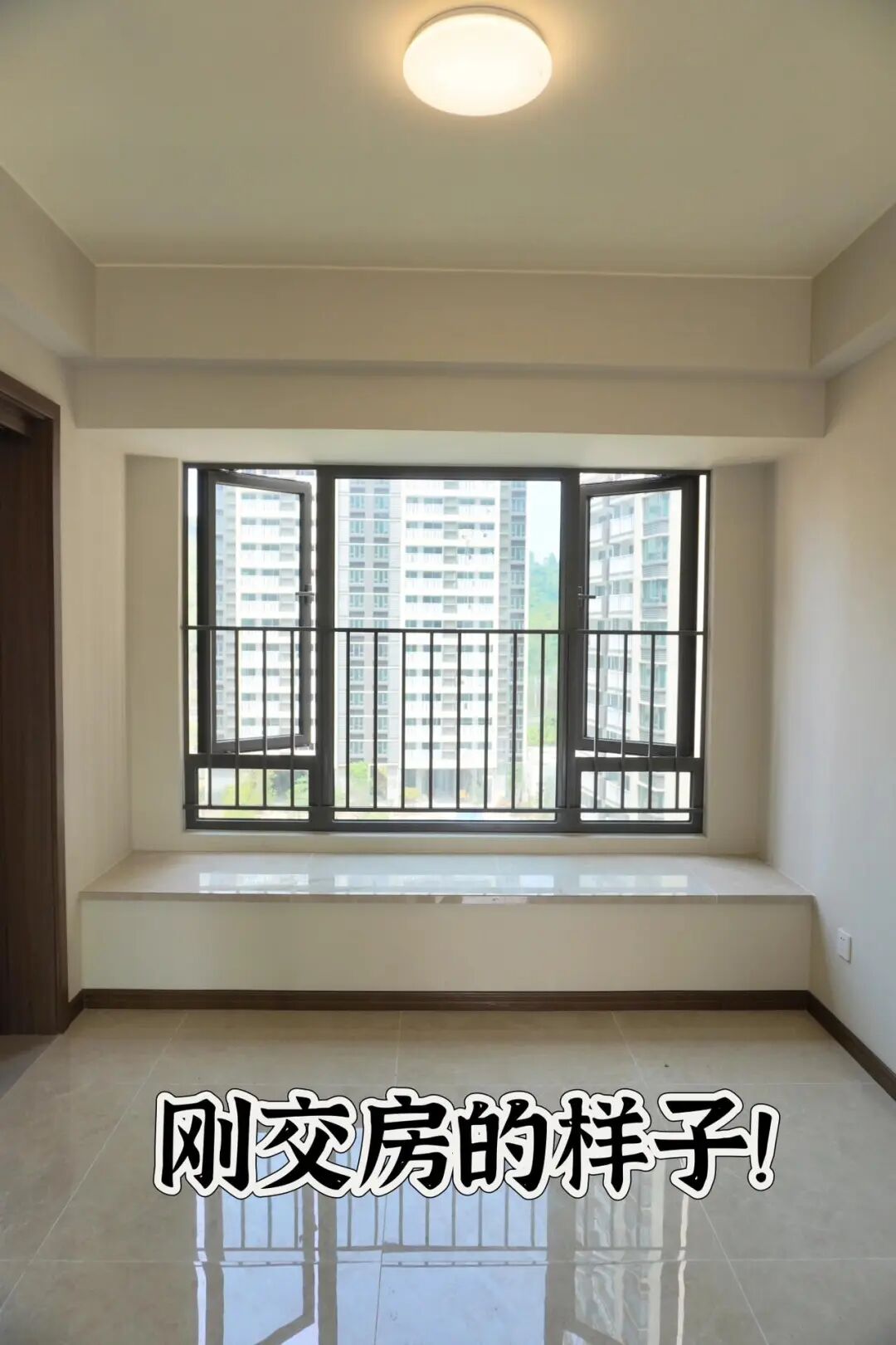 果然还是年轻人“鬼点子”多！飘窗换个思路设计，实用性直接翻倍__果然还是年轻人“鬼点子”多！飘窗换个思路设计，实用性直接翻倍