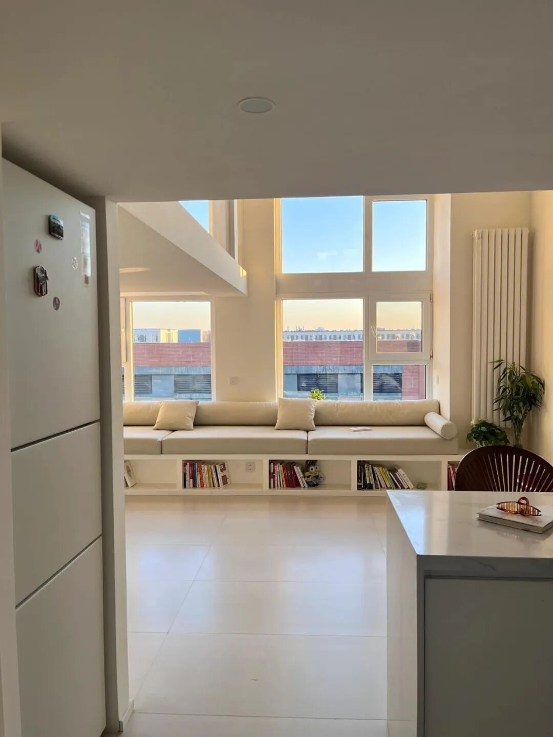 果然还是年轻人“鬼点子”多！飘窗换个思路设计，实用性直接翻倍_果然还是年轻人“鬼点子”多！飘窗换个思路设计，实用性直接翻倍_