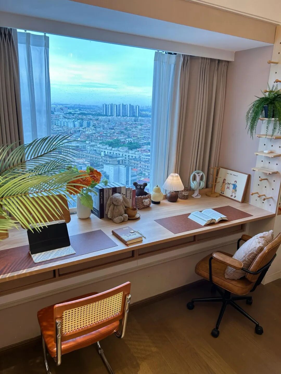 _果然还是年轻人“鬼点子”多！飘窗换个思路设计，实用性直接翻倍_果然还是年轻人“鬼点子”多！飘窗换个思路设计，实用性直接翻倍