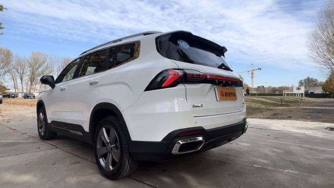 上市限时价8.99-11.99万元 吉利第三代豪越L正式上市