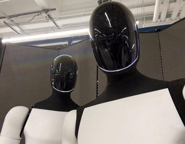 埃隆马斯克人形机器人__马斯克机器人视频