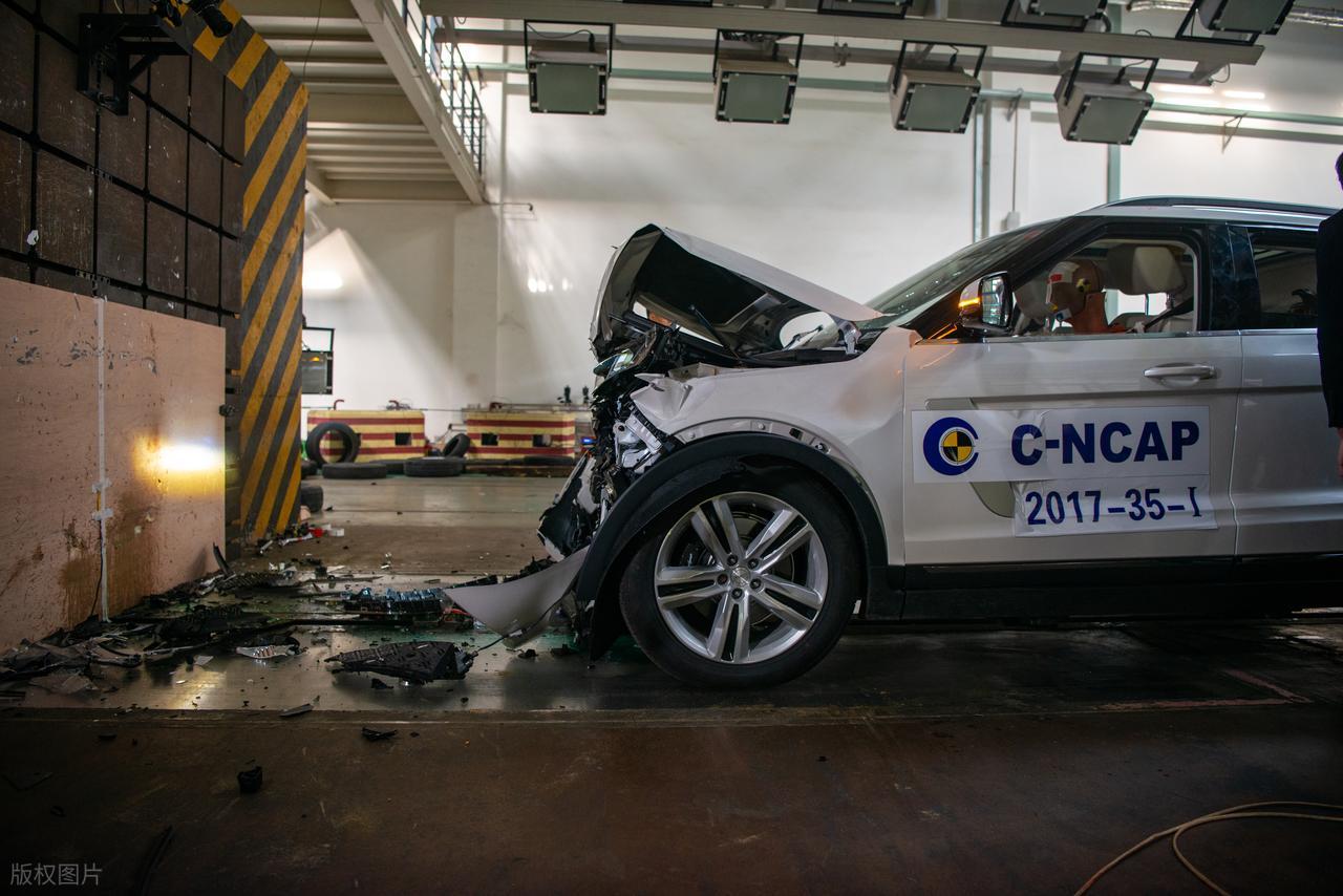 到底是SUV安全，还是轿车安全呢？老司机一次告诉你：答案很明确__到底是SUV安全，还是轿车安全呢？老司机一次告诉你：答案很明确