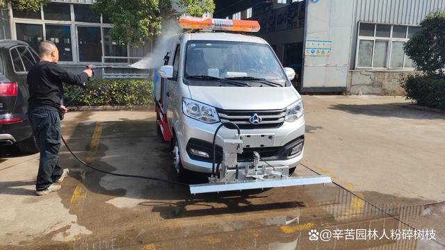 宏宇带回收绿化综合养护车 专属4S店服务来袭-有驾