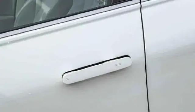 大众朗逸Pro降价升级求生存，为何还是比不过比亚迪秦PLUS？-有驾