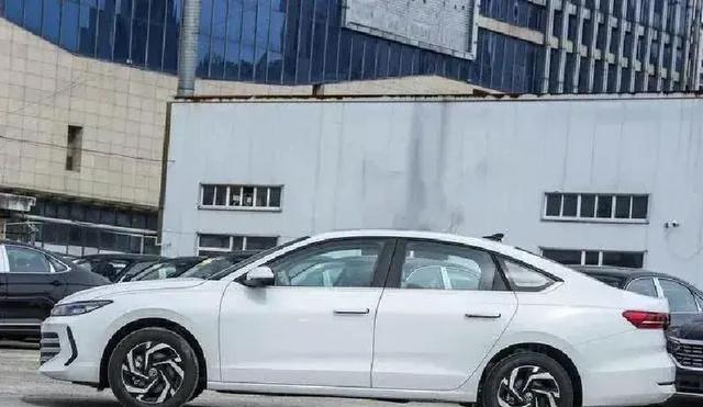 大众朗逸Pro降价升级求生存，为何还是比不过比亚迪秦PLUS？-有驾