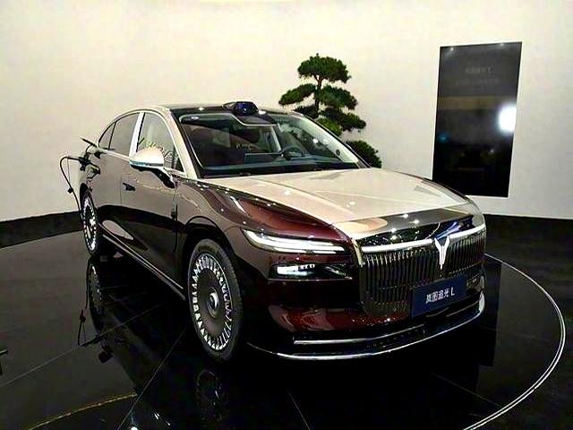 岚图追光L上市，搭载乾崑ADS，支持5C超充-有驾