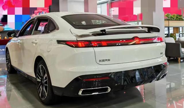 试驾长安逸动四代7天：颜值无敌，缺点明显！-有驾