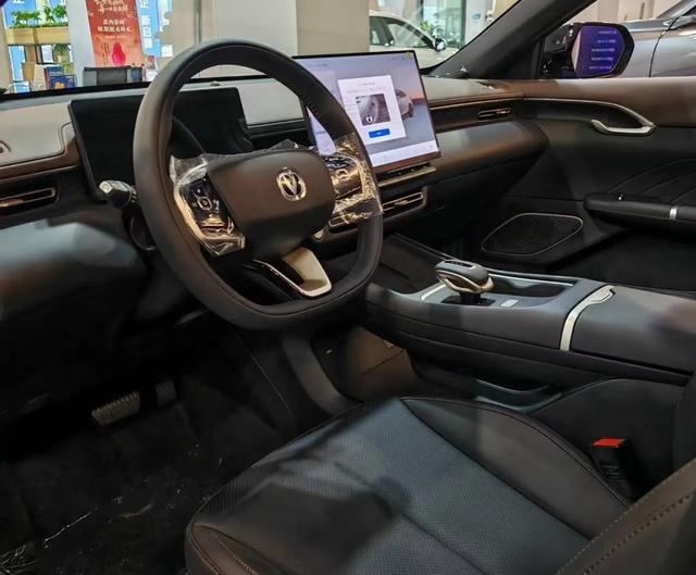 试驾长安逸动四代7天：颜值无敌，缺点明显！-有驾