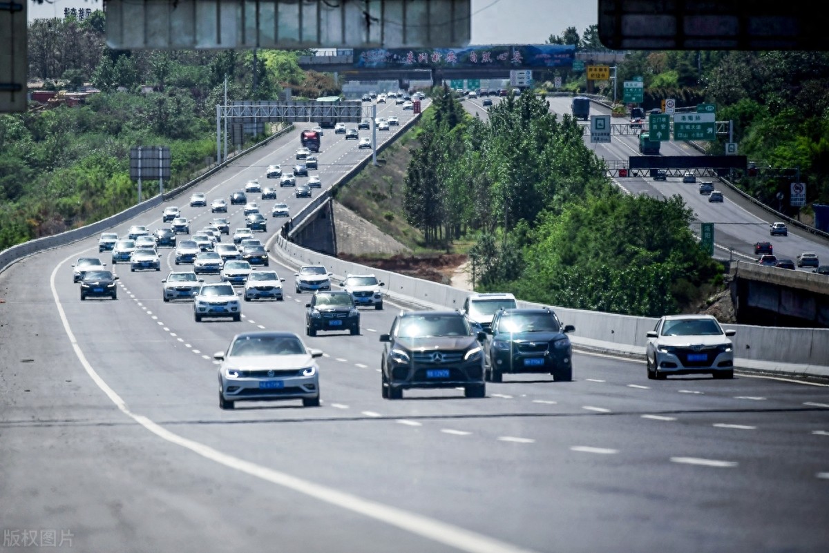 中国汽车为什么敢越卖越贵？生活水平提高了？美媒研究透露了端倪__中国汽车为什么敢越卖越贵？生活水平提高了？美媒研究透露了端倪